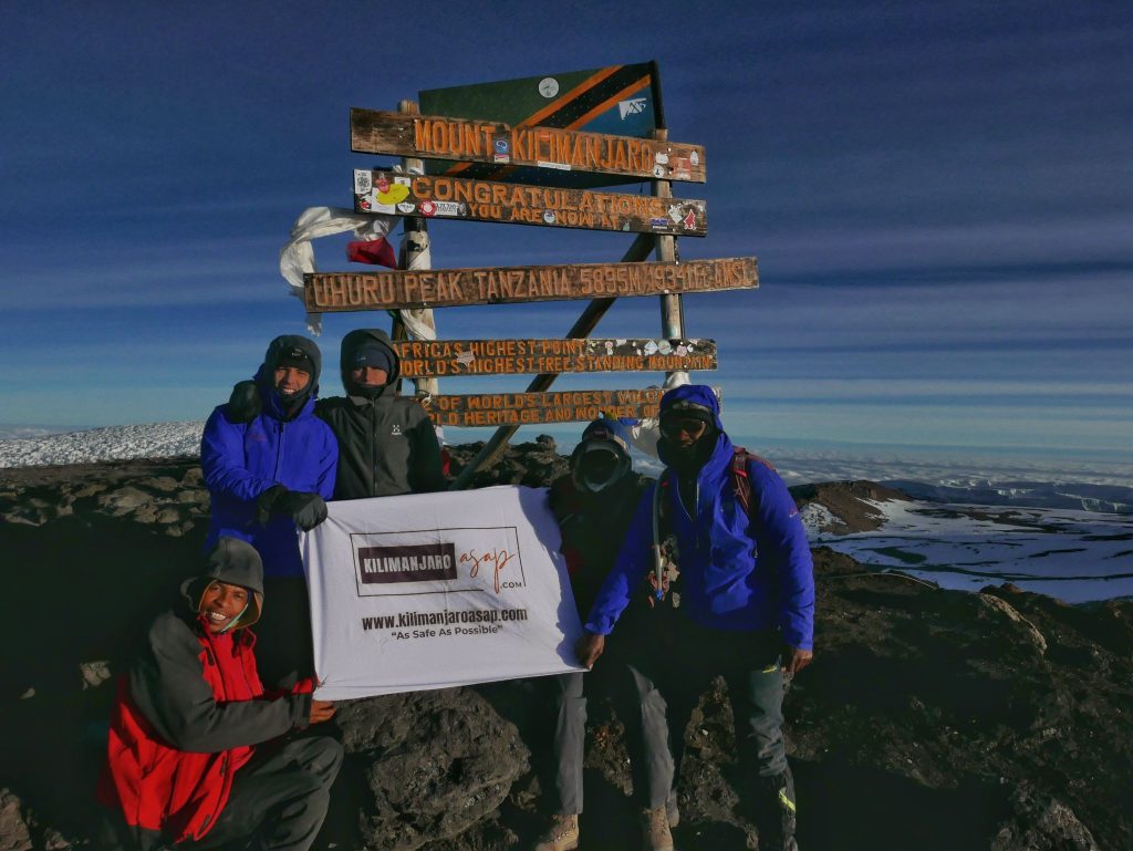 乞力马扎罗登山 Machame Route（威士忌线） 8天7晚（登顶率高 最受欢迎线路）